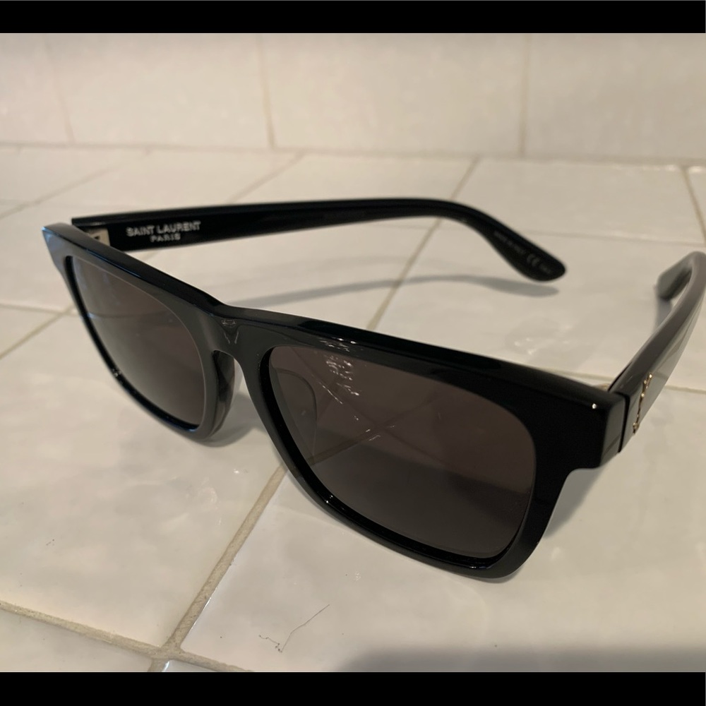 Yves Saint Laurent YSL Sunglasses. Chic